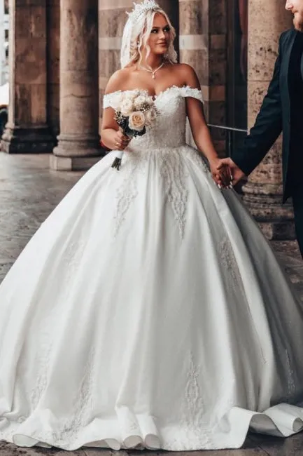 Off-The-Shoulder Sweetheart Stain Ball Gown Wedding Dress with Appliques